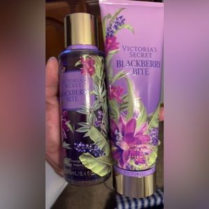 New Victoria secret blackberry bite 2 piece set